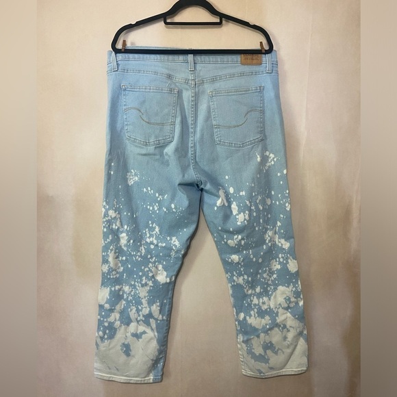 Levi's women's 34/25 Heritage High Rise Straight bleached light wash denim EUC - Picture 2 of 5